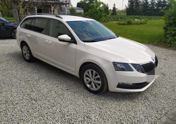 samochody osobowe Skoda Octavia cena 44900 przebieg: 110000, rok produkcji 2018 z Lubań